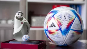 La'eeb - 2022 Qatar's FIFA World Cup™ mascot & Football